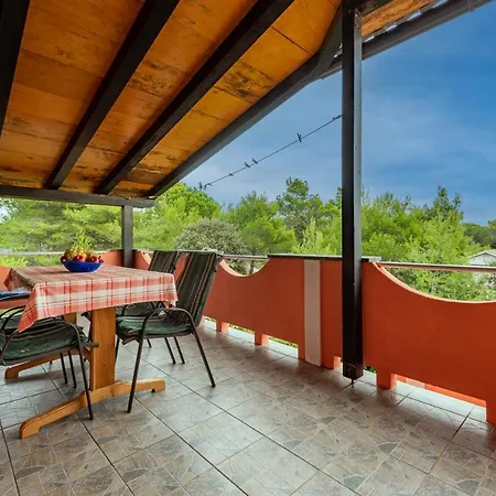 Apartmani Zlata Vir Exterior photo