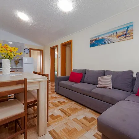 Apartmani Zlata Vir Exterior photo