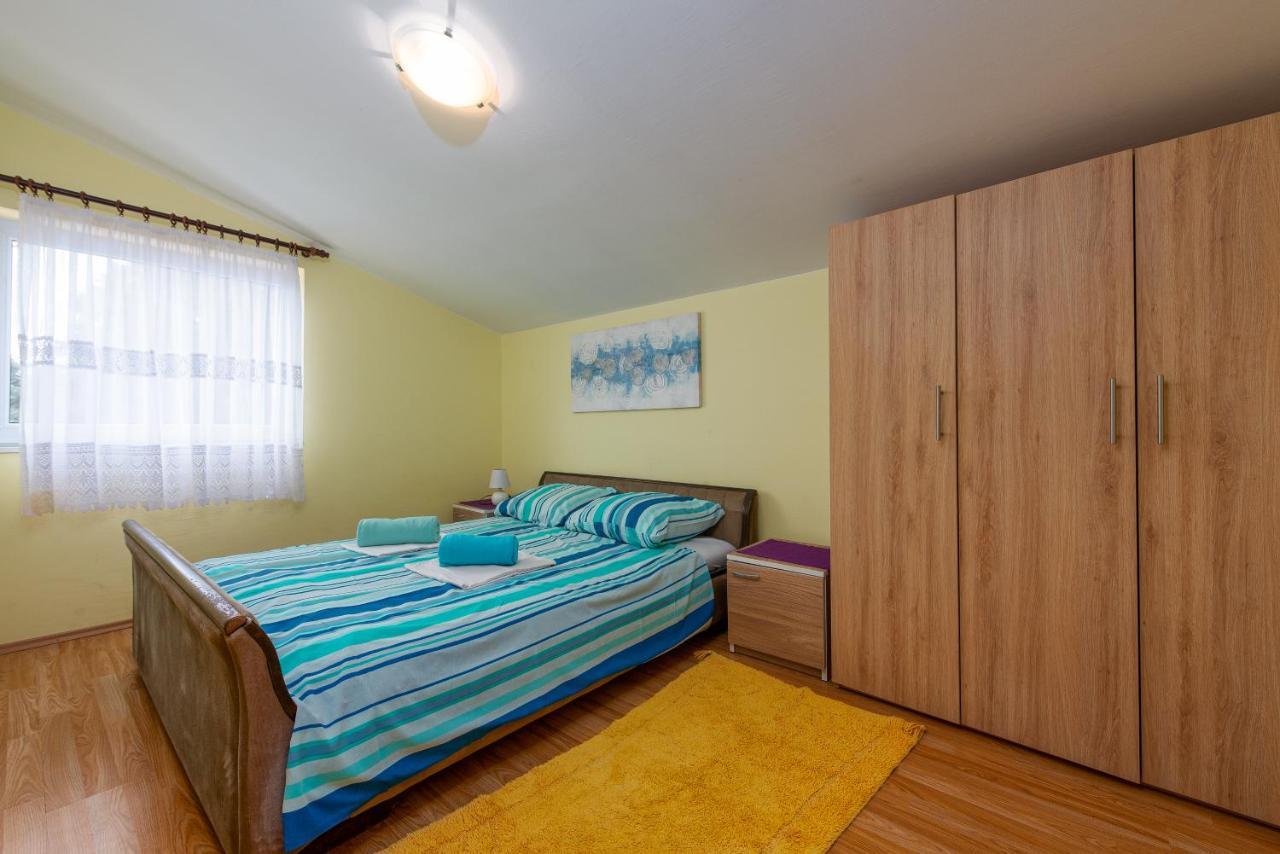 Apartment Zlata *